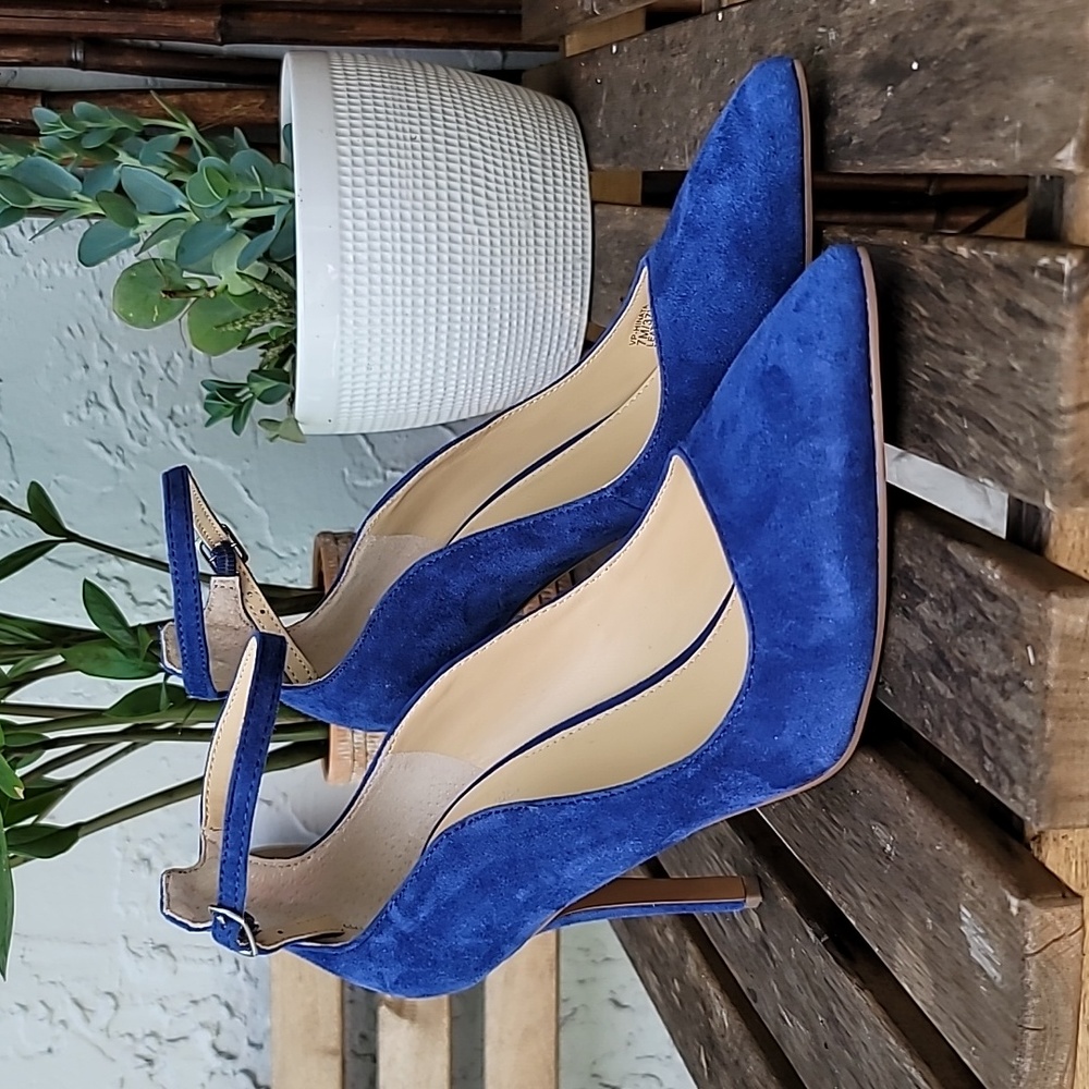 Vince Camuto Navy *HINATA PUMP*